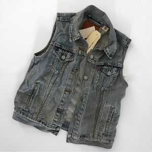NWT Levi’s Original Trucker Denim Vest size XS